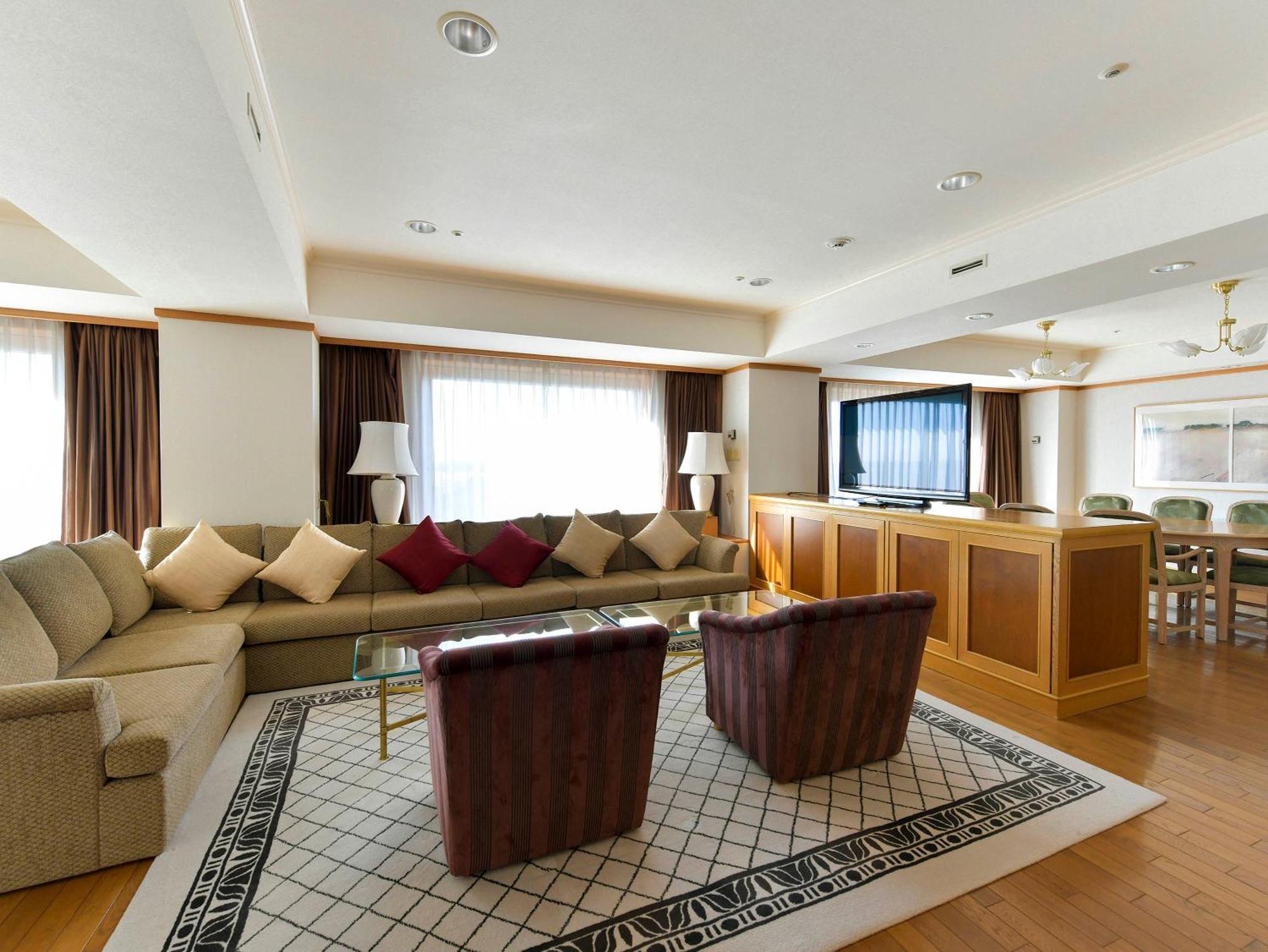 Narita Tobu Hotel Airport Exterior photo living room